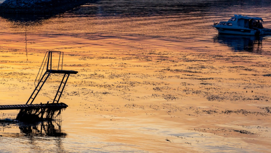 KAD JE VRUĆE SVI HRLE NA OVU PLAŽU Znate li gde se nalazi "malo sprsko more"?