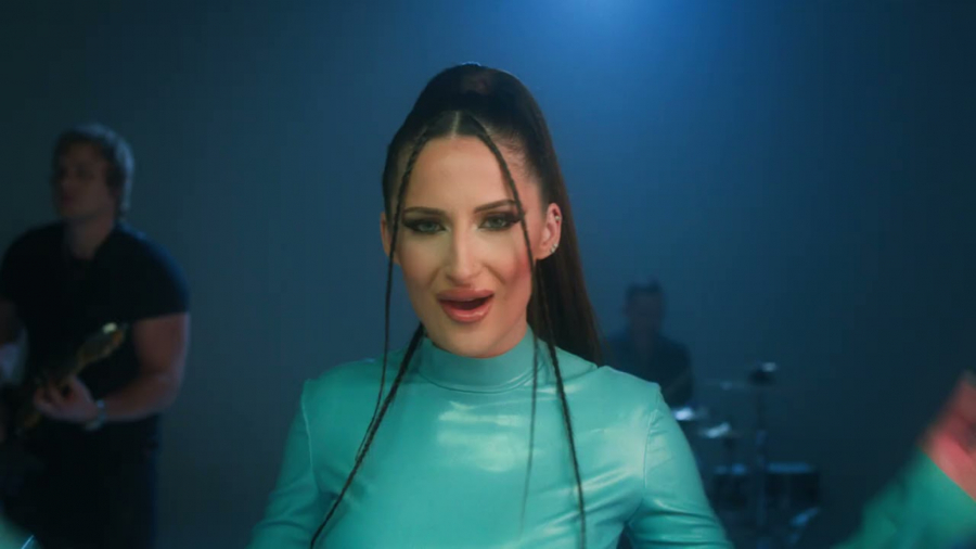 RASKRINKALI ZADRUGARKU, OJADILA ČOVEKA ZA 30.000 EVRA Aleksandra Čaprić ukrala novac pa pobegla u Zadrugu!