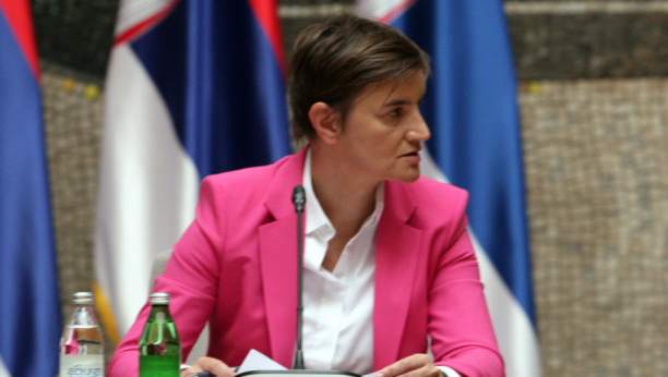 BRNABIĆ RAZOTKRILA "DANAS"  Lažna, fabrikovana vest koja nema veze sa istinom!