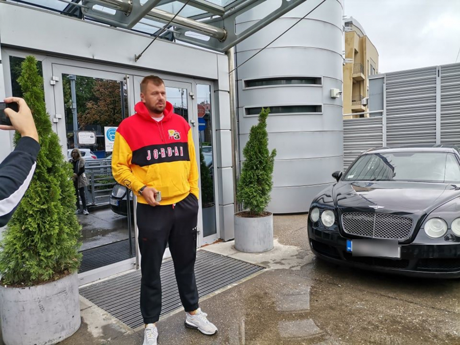 JANJUŠ MUVA DENIZ DEJM, MAJA ĆE POBESNETI Zvao je pred svima, hoće da je vodi kod majke u Prijepolje! (VIDEO)