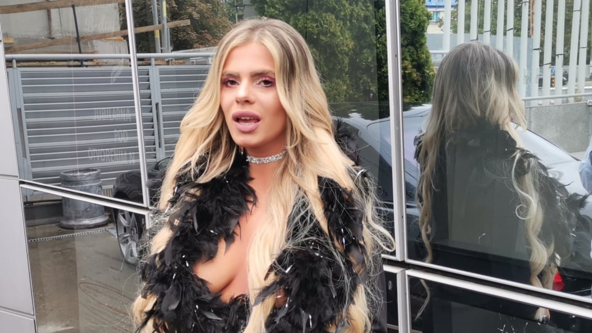 GOLIH GRUDI DOŠLA NA PINK Bivša učesnica ulazi u 