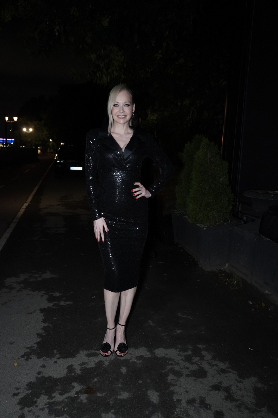 JEDE BUREK, NE TRENIRA, A IZGLEDA TOP Jelena Rozga otkrila tajnu svoje vrhunske linije