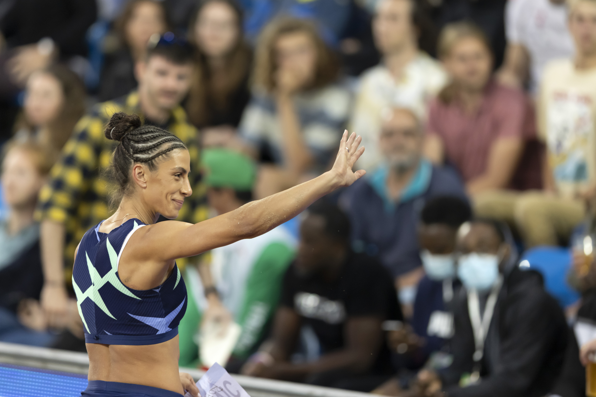 KO JE ĆOVEK KOME JE IVANA ŠPANOVIĆ POKLONILA SVOJE SRCE? Akademski građanin sa brutalnim mišićima