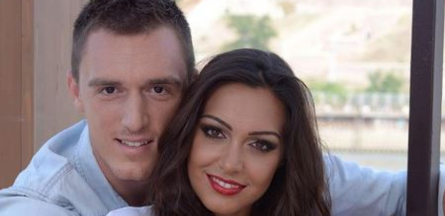 ANĐUŠIĆ DOBIO NEVIĐENU PORUKU OD ŽENE Potpisao je za Partizan, ali mu supruga navija za Zvezdu (FOTO)