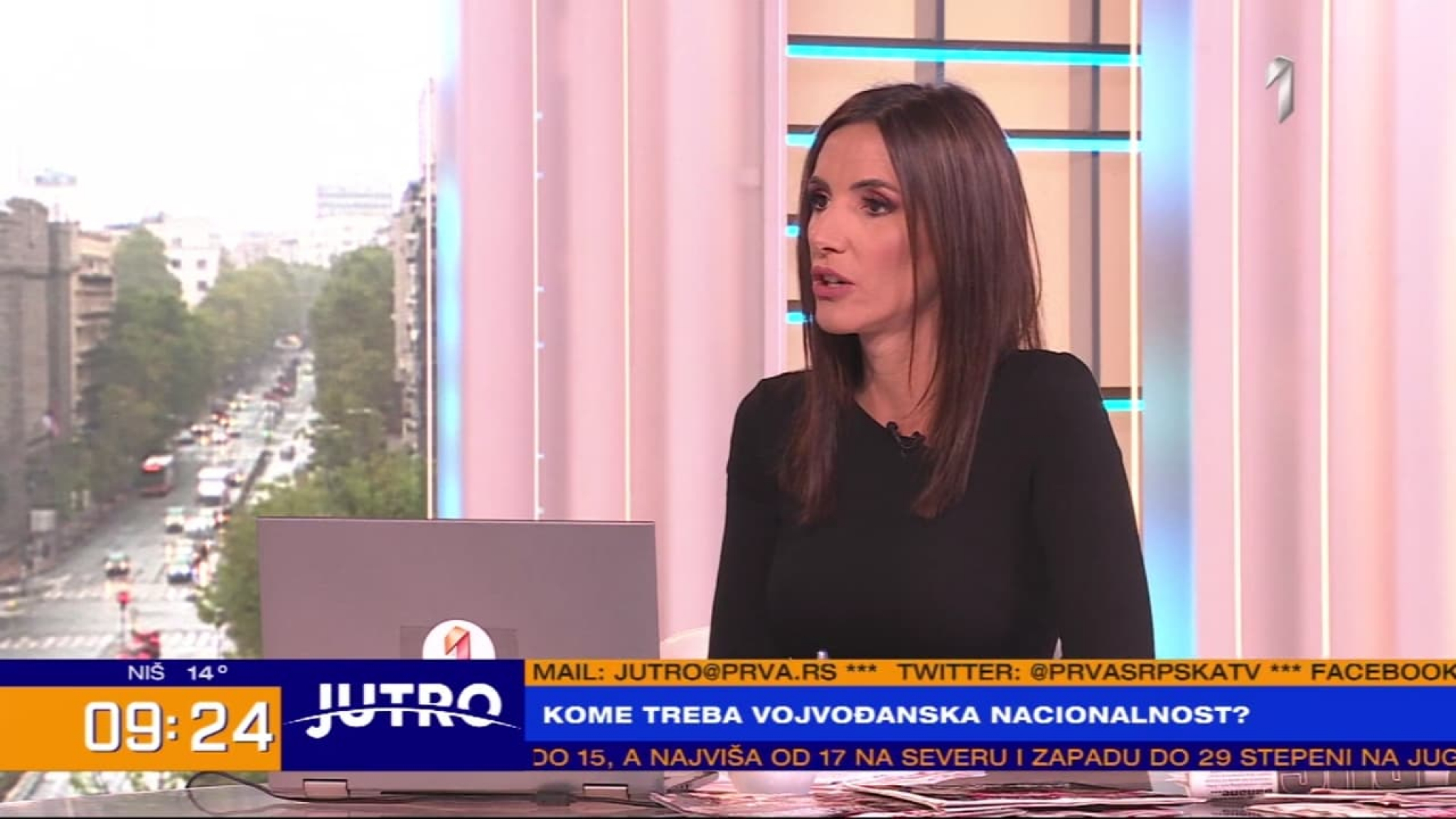 BAHATA MINISTARKA U LJUBIČASTOJ JAKNI Gordana Čomić umalo tukla voditeljku u jutarnjem programu!