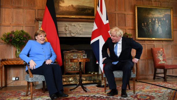 Boris Džonson i Angela Merkel razgovarali o situaciji u Avganistanu