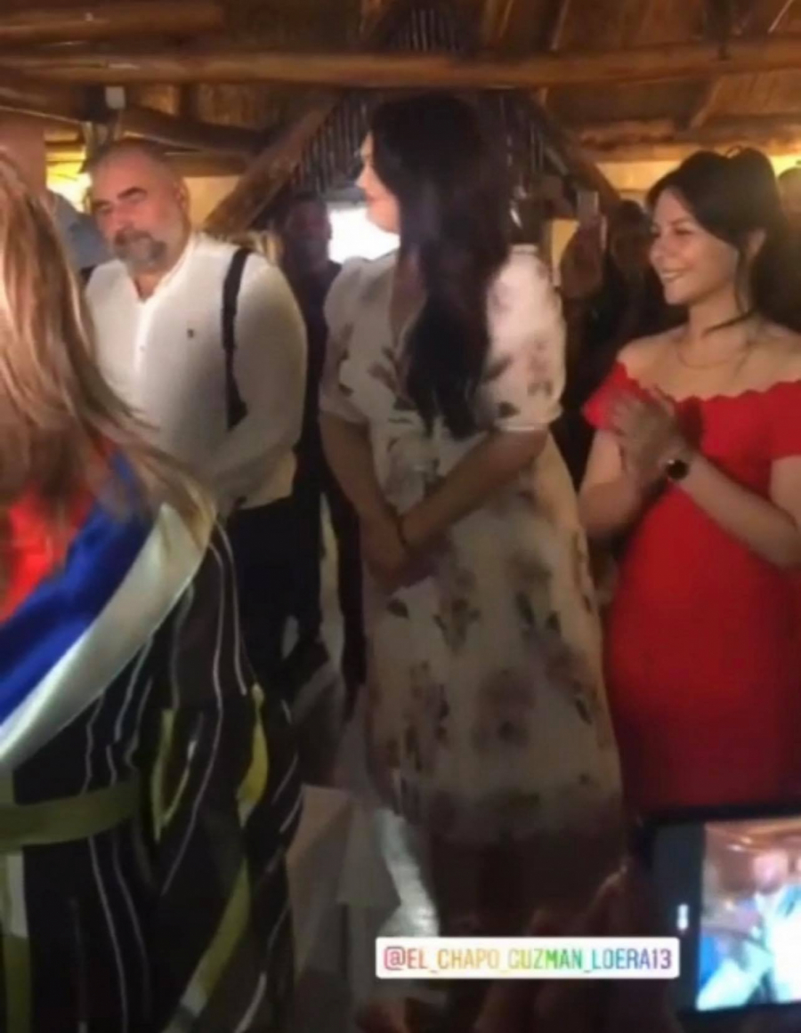 U TOKU JE OPŠTINSKO VENČANJE Miki Djuricic nosi belu košulju i pantalone, a mlada je odustala od venčanice (VIDEO)