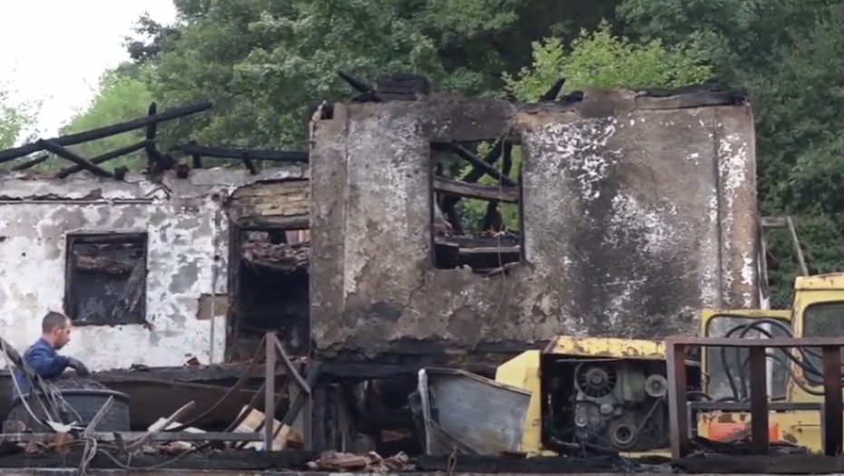 NESREĆA ZADESILA PORODICU GAŠIĆ Požar uništio objekte i mehanizaciju, stradale i dve krave