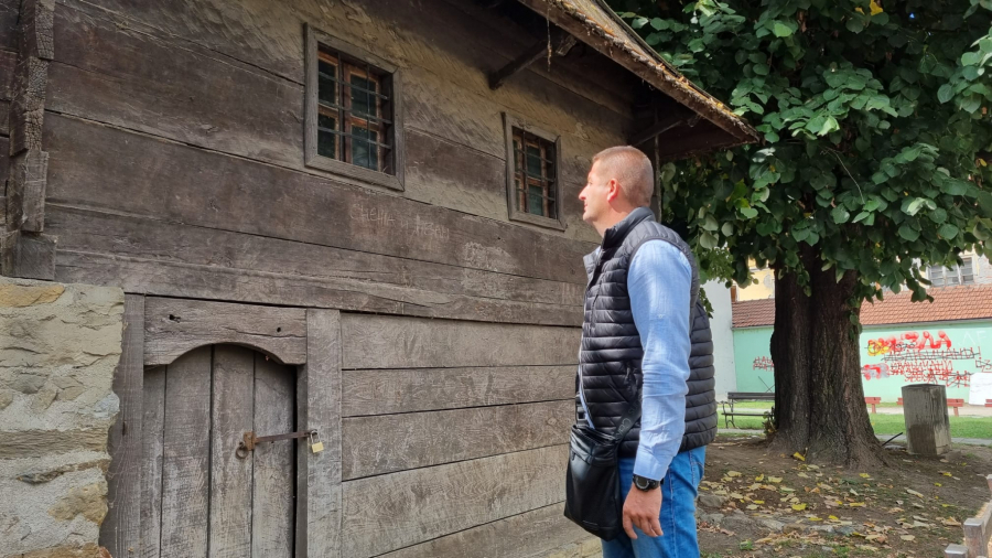 PROVALNICI, SPREMITE SE ZA ROBIJU Upali u kuću generala Draže Mihajlovića u Ivanjici, a ono što su tamo radili, javnost ostavilo u šoku (FOTO)