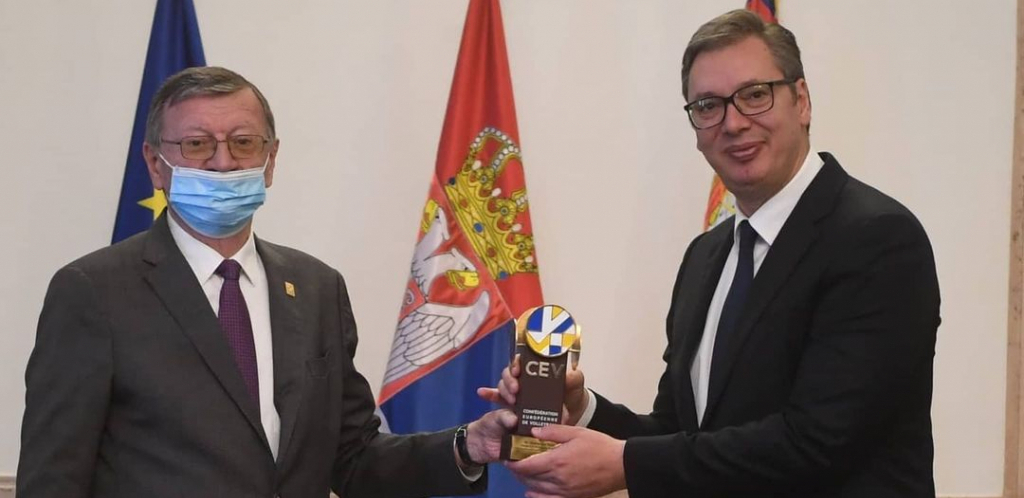 ZA JOŠ POBEDA I USPEHA, POTREBNO JE JOŠ VIŠE ULAGANJA! Predsednik Vučić ugostio delegaciju Evropske odbojkaške konfederacije i Odbojkaškog saveza Srbije!