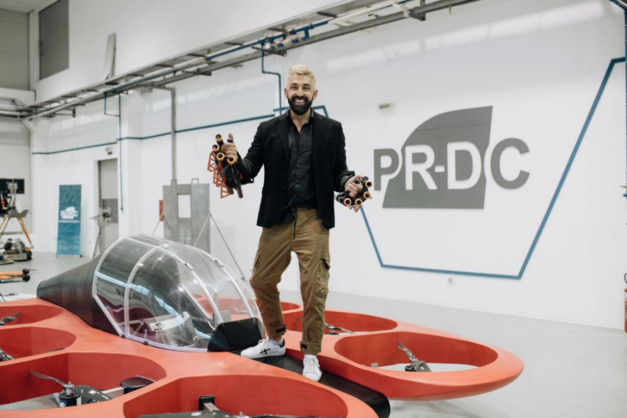 NOVU SEZONU EMISIJE „Amidži Šou“ OTVARA U LETEĆEM AUTOMOBILU? Ognjen Amidžić odgovorio na izazov i testirao patent Željka Mitrovića!