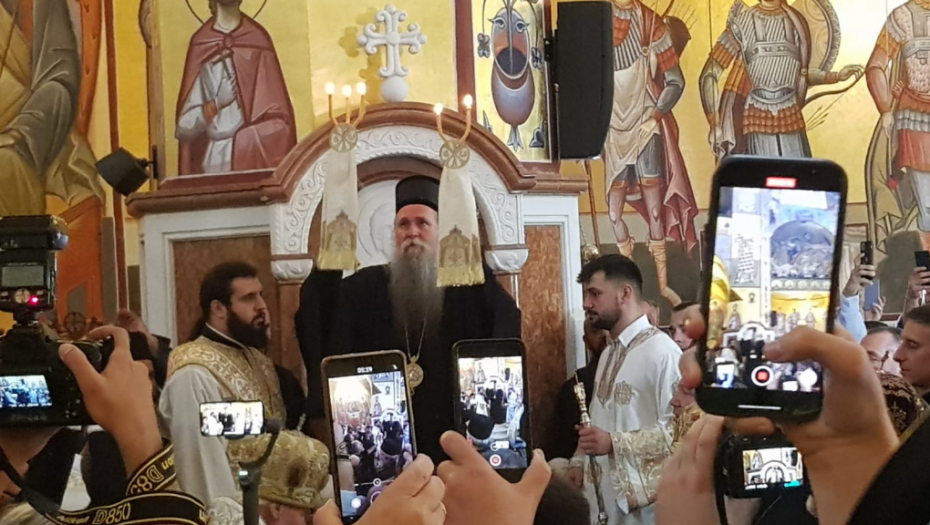 HILJADE VERNIKA IH JE DOČEKALO Mitropolit Joanikije: Znamo da su podele u Crnoj Gori veštački izazvane