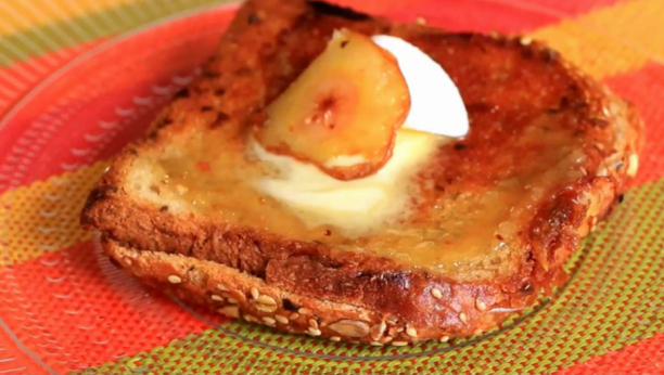 Lagani dijetalni doručak: Slatki tost sendvič s kruškama ili jabukama