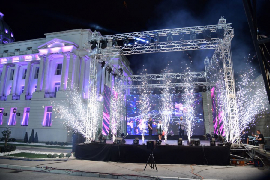 TOTALNA DOMINACIJA „ZADRUGE 5“! Spektakularna ceremonija otvaranja donela velika iznenađenja, prve flertove, sukobe, ali i do sada NEZAPAMĆENU GLEDANOST!