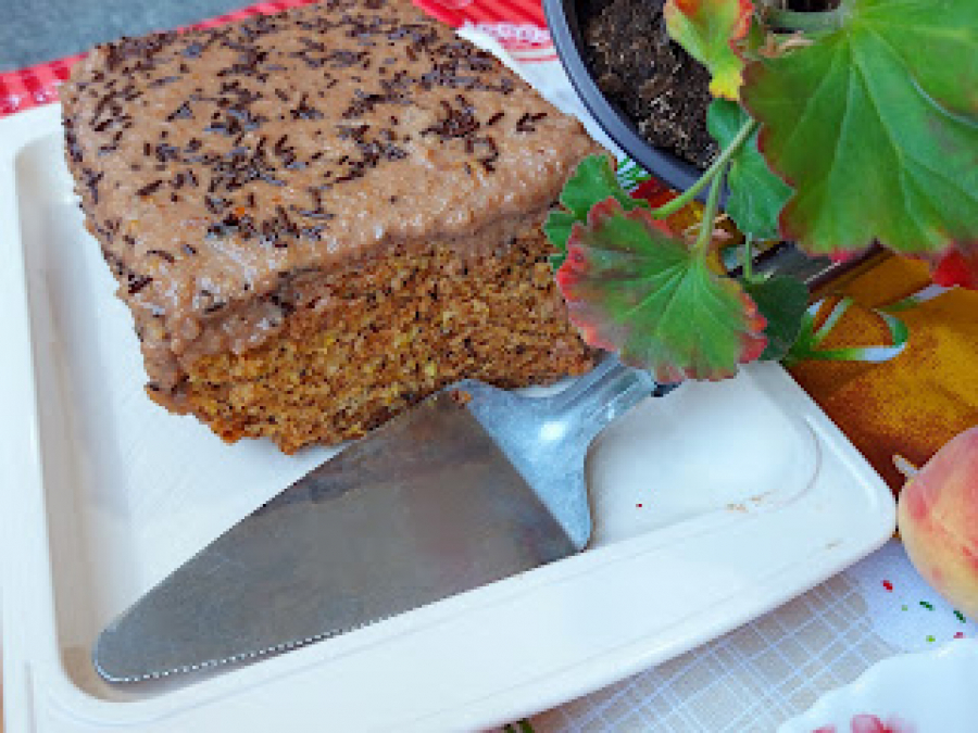 FINI KOLAČ SA ORAHOM I CIMETOM: Sočan, mirisan, rastresit, prefinjenog ukusa (VIDEO)