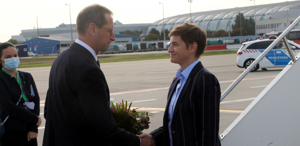 Premijerka i članovi vlade počeli zvaničnu posetu Mađarskoj