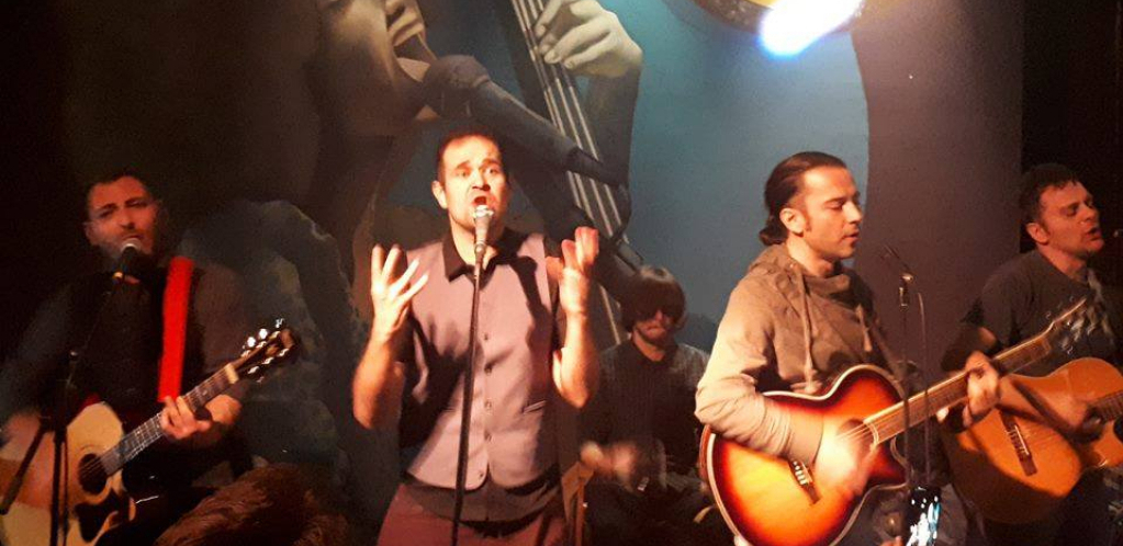 NE DIRAJ DRAŽU, VEĆ ĐUSKAJ NA KNJAZU! Grbave tange sviraju za Uroša!