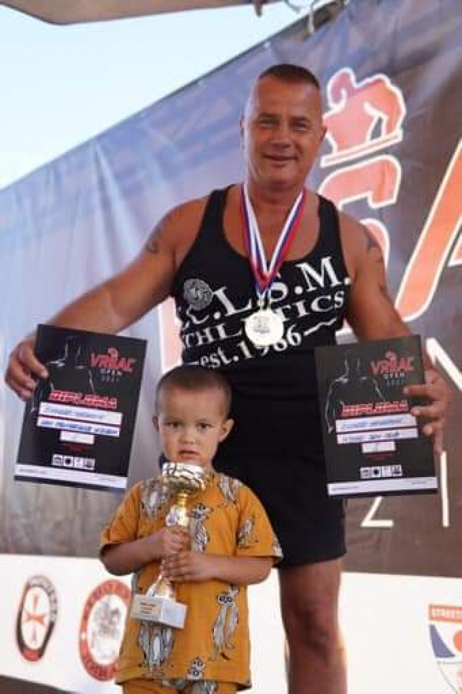 Žika je evropski šampion u dizanju tegova, a sada je Srbiji doneo još dva zlata u dve nove kategorije!