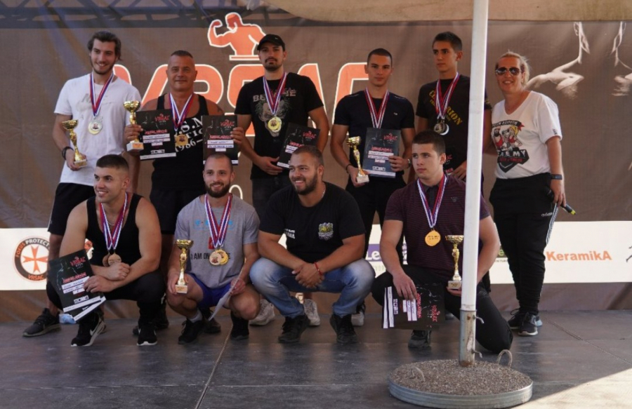 Žika je evropski šampion u dizanju tegova, a sada je Srbiji doneo još dva zlata u dve nove kategorije!