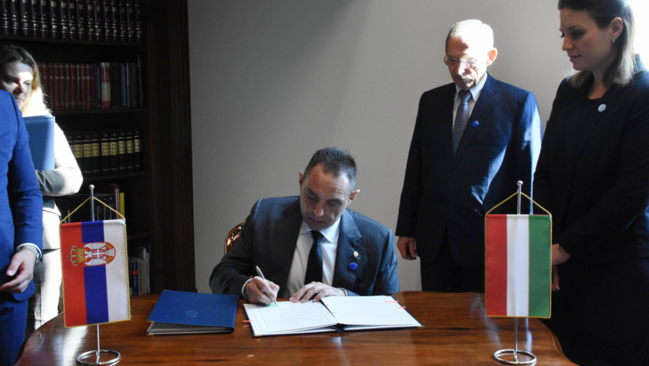 MINISTAR VULIN Srbija nikad neće i ne može da postane parking za migrante! (FOTO)