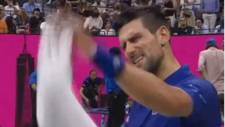 HAJDE, IDI! Ko je to brutalno naljutio Novaka? (VIDEO)