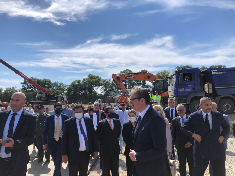 VUČIĆ INFORMISAO JAVNOST Bićemo među prvima u svetu