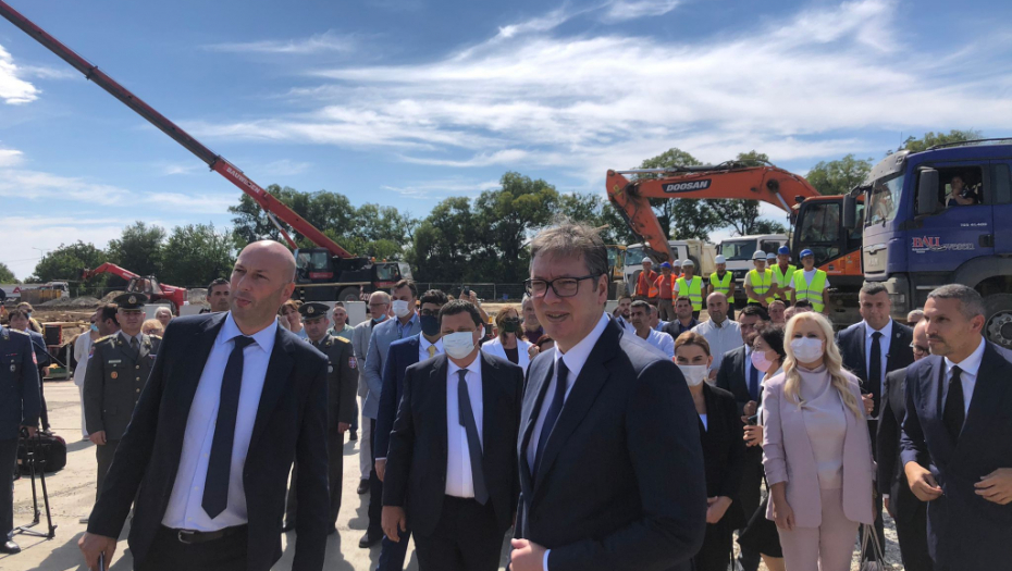 Predsednik Srbije Aleksandar Vučić na polaganju kamena temeljca Srpske fabrike vakcina