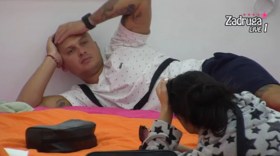 RODITEJI SU ME SE ODREKLI, MAĆEHA ME MALTRETIRALA Jeziva životna priča Viktorije Mitrović