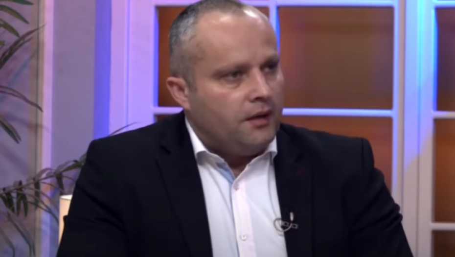 KRSTO JANJUŠEVIĆ: Vuletić je ćevap svih ćevapa i lopta kojom se dodaju Đilas i Šolak!