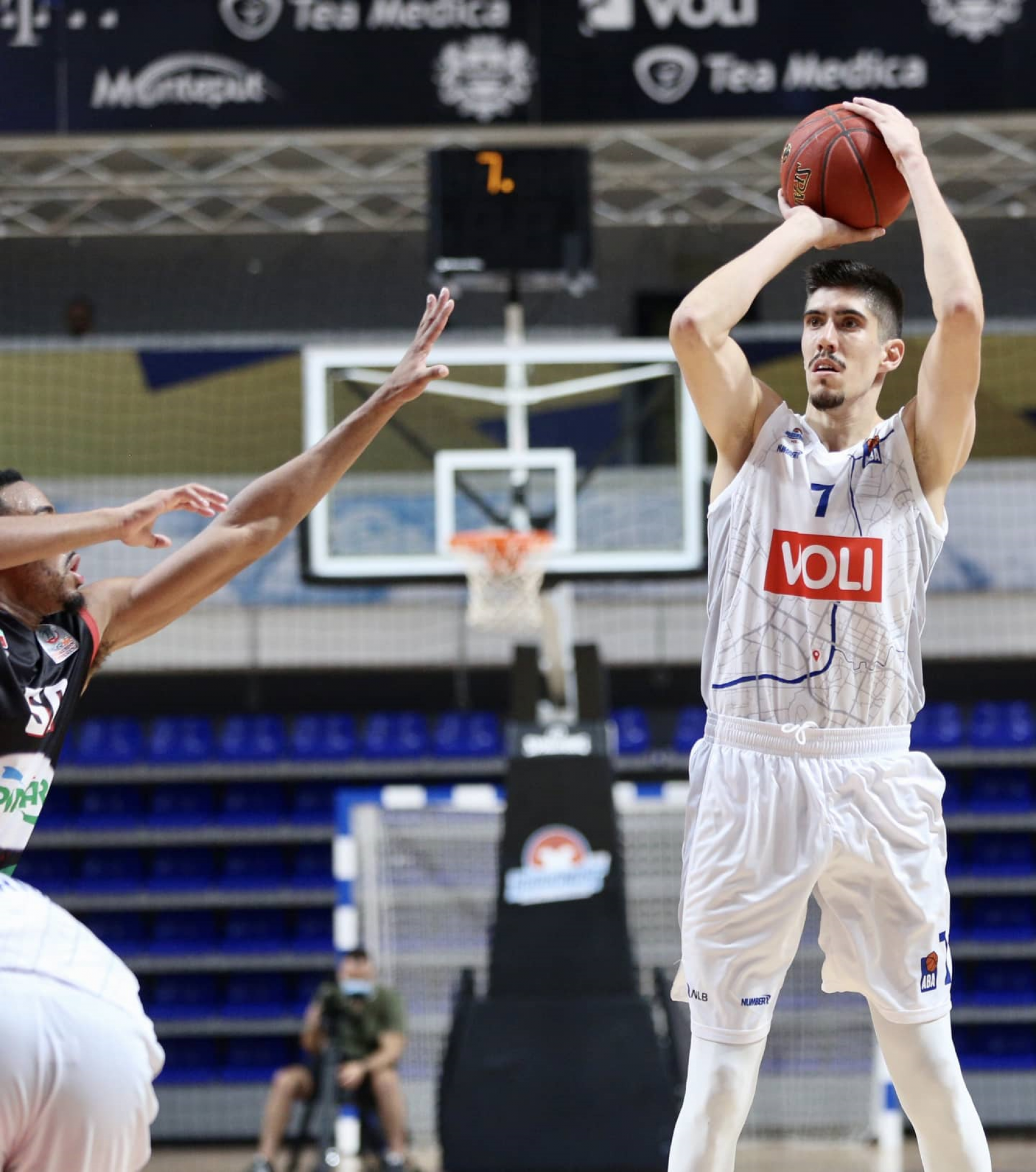 UŽASNA VEST IZ CRNE GORE! Košarkaš Budućnosti se srušio na treningu!