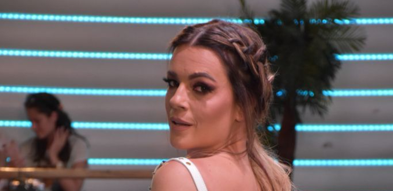 IŠLA JE KOD PSIHOLOGA ZBOG TOGA! Jelena Kostov prvi put progovorila o ovom detalju svog privatnog života, evo zbog čega je potražila stručnu pomoć