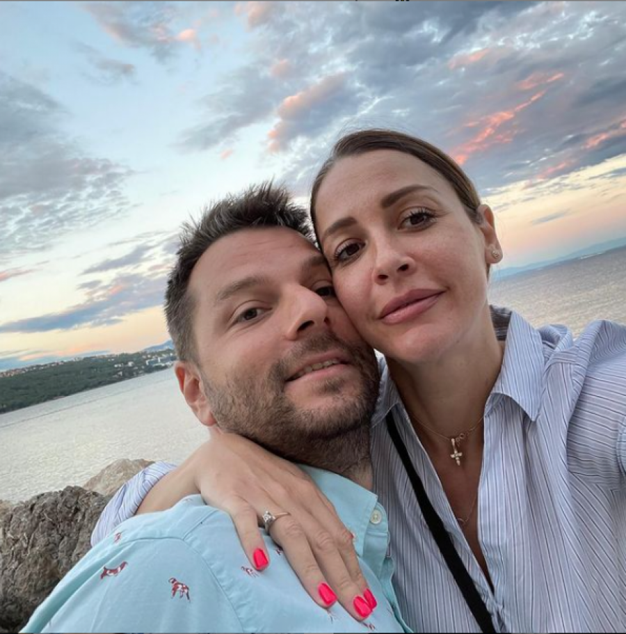 MARIJANA MIĆIĆ OTKRILA POL BEBE Izgleda nikad lepše u osmom mesecu trudnoće!