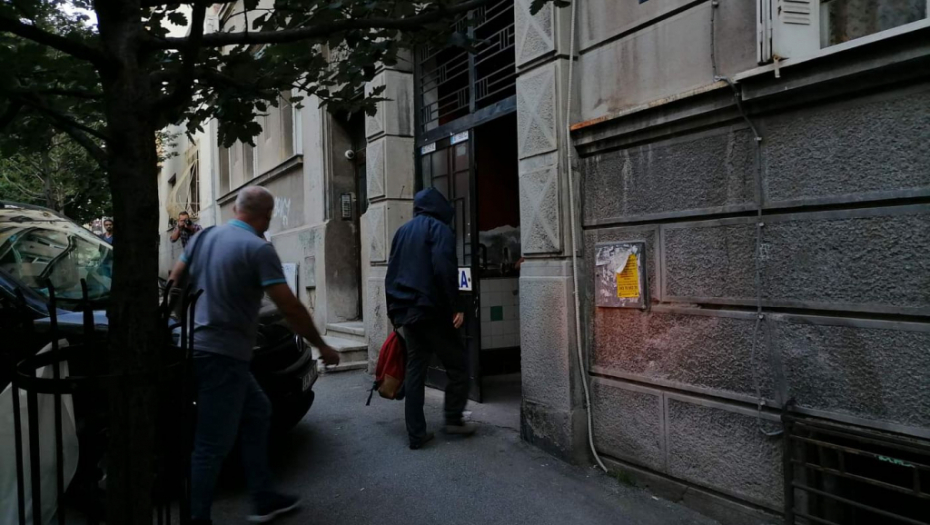 MIKA MOŽE I NA POSAO Šta čeka vlasnika škole glume tokom boravka u kućnom pritvoru?