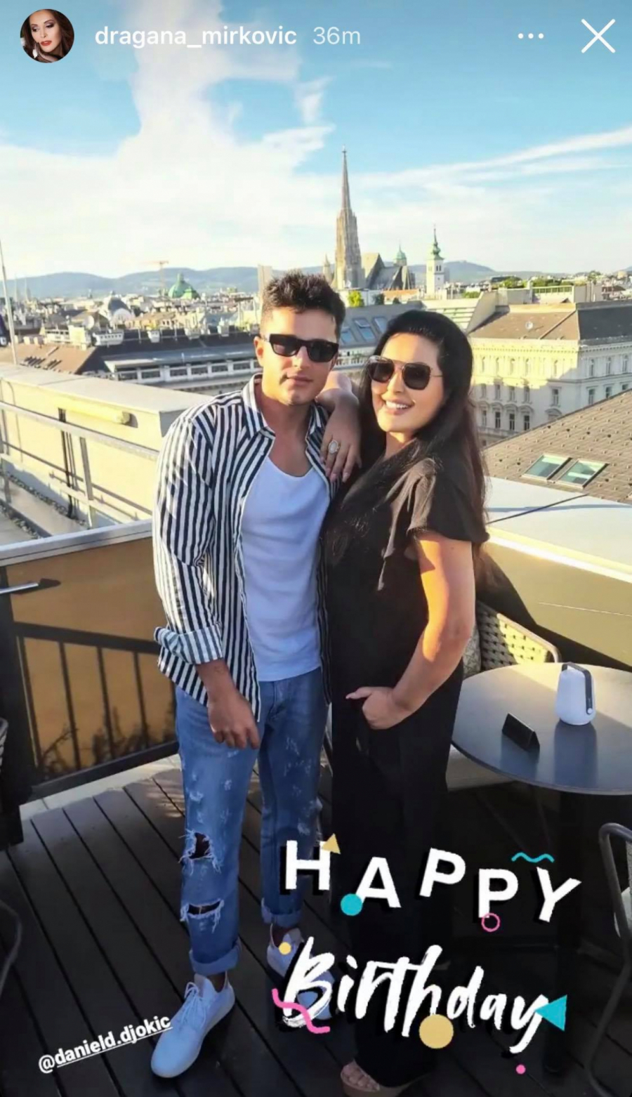 BIO JE OŽENJEN KARIĆKOM, A ONDA JE NESTAO Dragana Mirković objavila fotku sa pevačem, evo kako on sada izgleda!