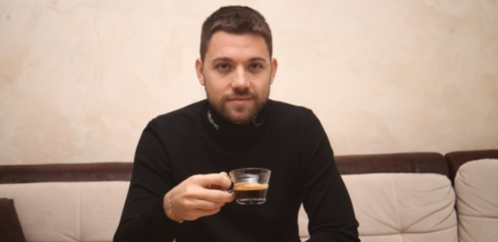 BRENIN SIN ISTI BOBA Stefan sve više liči na oca, a kad je bio mali bio je pevačicina kopija!