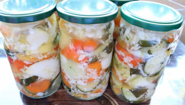 OVAKO SU NAŠE BAKE SPREMALE ZIMNICU: Tradicionalna 