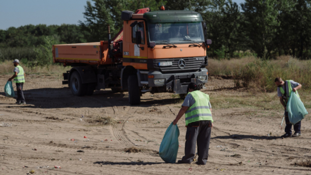 Gradonačelnik Subotice Stevan Bakić obišao radove na uklanjanju divlje deponije u Gornjem Tavankutu