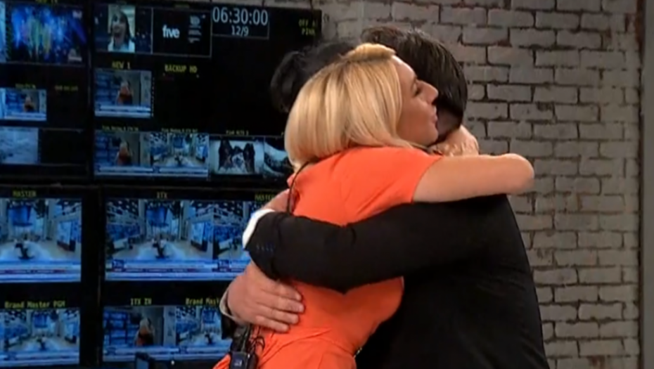 HIT U JUTARNJEM PROGRAMU Vide li ljudi kako se ti i ja grlimo i ljubimo, Jovana Jeremić pocrvenela: Nemoj to da otkrivaš, to su naše tajne