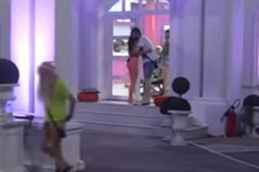 NEMOJ DA ME DIRAŠ, DETE! Stanija pobesnela na zadrugara, a razlog će vas šokirati! (FOTO)