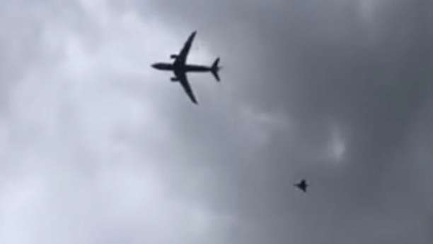 SCENA PREPLAŠILA GRAĐANE "Erbas" u niskom letu iznad Pariza, pratio ga lovac, zna se ko je bio u letelici (VIDEO)