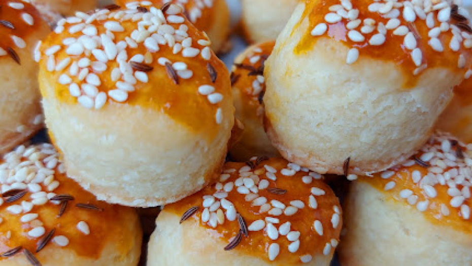 IZVANREDAN RECEPT ZA KOKTEL PECIVO: Pogačice sa sirom, za mlađe generacije vrh uživancija (VIDEO)