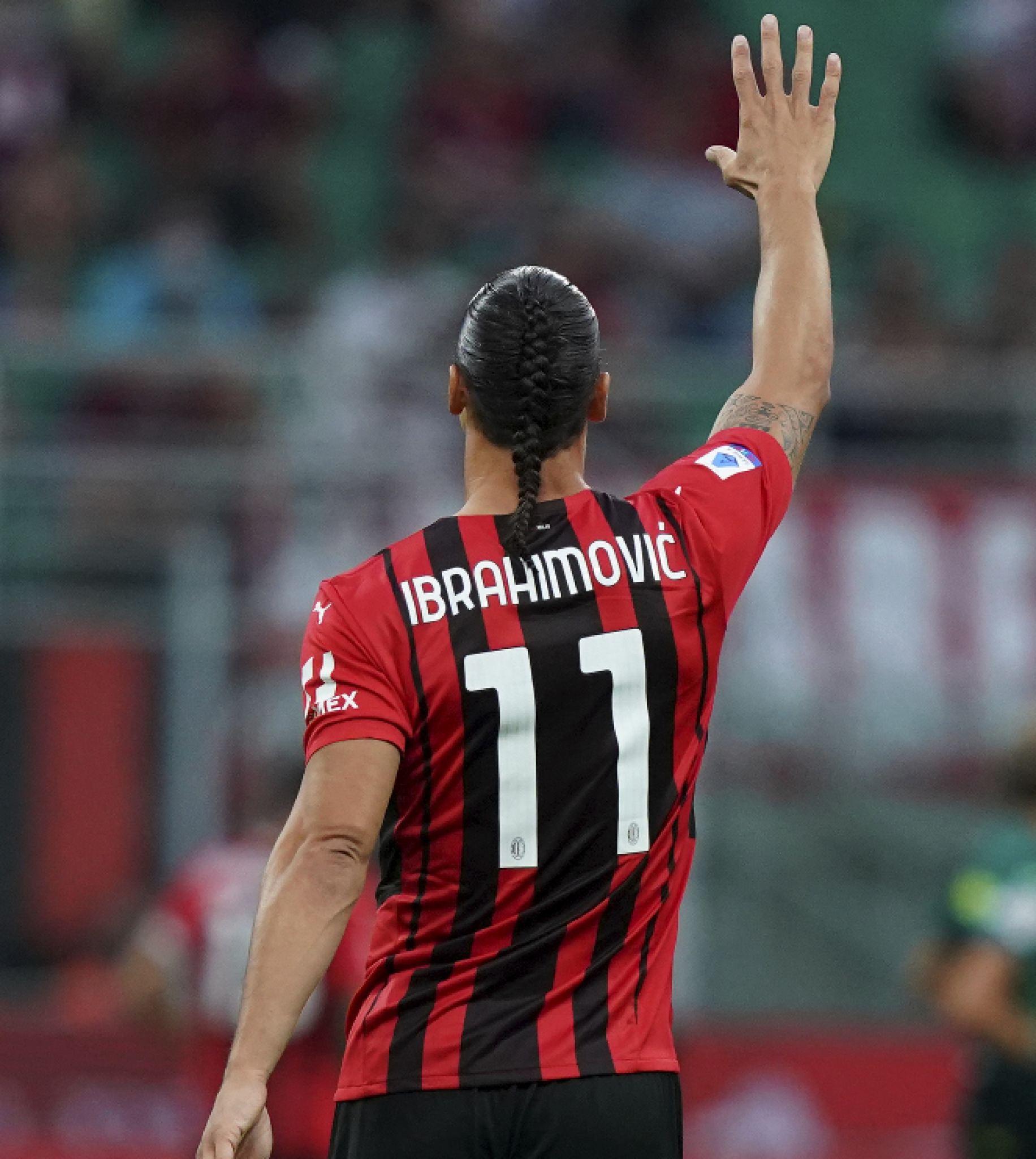 IMA 40, A I DALJE GA ŽELE! Zlatan Ibrahimović potpisuje novi ugovor!