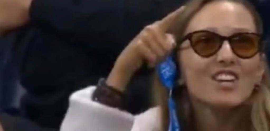 KONAČNO! Rešena misterija plavog aparata Jelene Đoković - evo o čemu se radi!