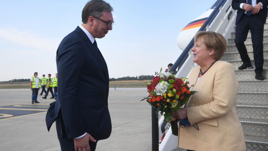 "HERZLICH WILKOMMEN!" Šta je to Vučić rekao Angeli Merkel na nemačkom? Nedugo potom začulo se i "Bis bald!" (VIDEO)