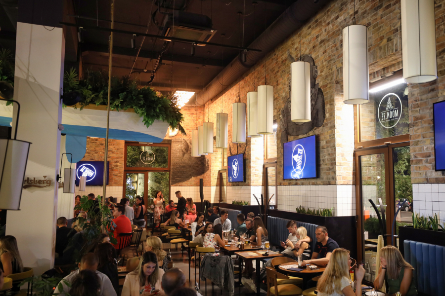 NEKAKO S JESENI Crvena jabuka ponovo u Beogradu!