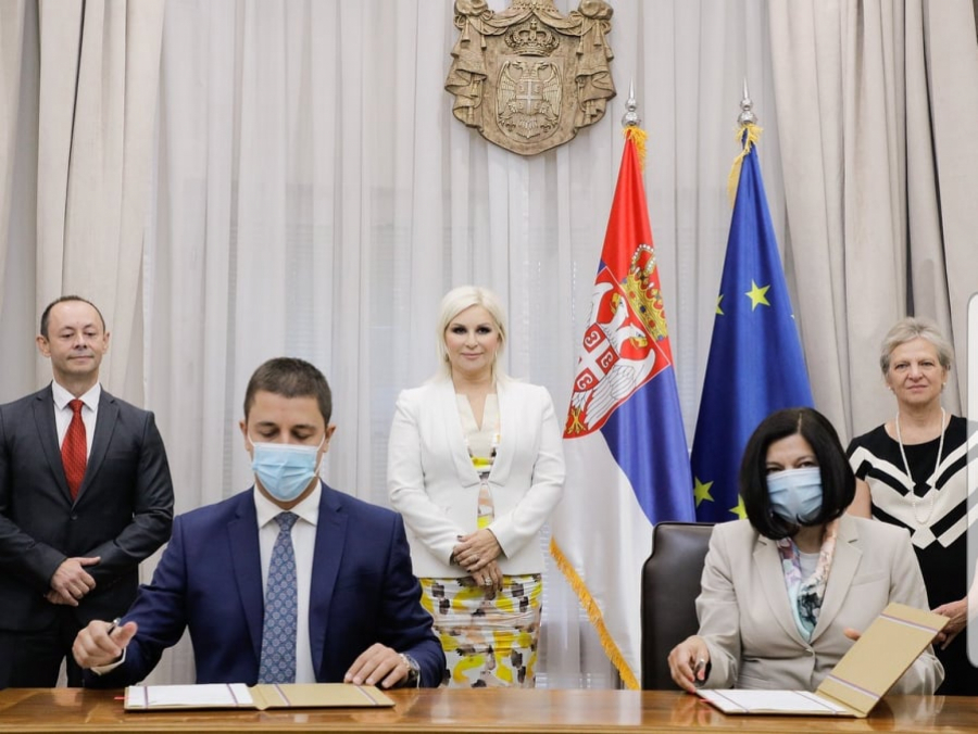 SAOPŠTENO IZ MINISTARSTVA FINANSIJA Potpisana dva važna ugovora vrednosti 40 miliona evra koja će promeniti život građanima Srbije