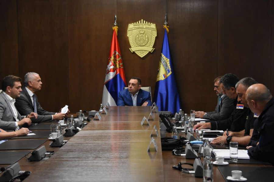 DISKUSIJA O BEZBEDNOSTI NA DERBIJU Ministar Vulin održao sastanak sa direktorima Zvezde i Partizana