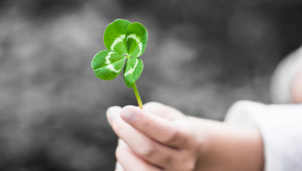 HOROSKOP ZA PETAK, 24. SEPTEMBAR: Lavovi se moraju čuvati prevare, Škorpije  moguć raskid veze, Jarčeve čeka finansijsko blagostanje