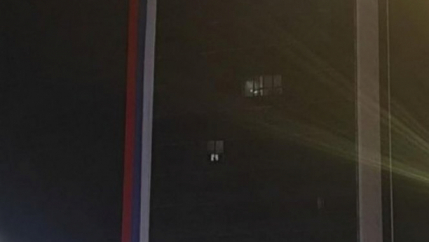 NIŠLIJE POSTAVILE DOMAĆI ZADATAK Zastava od 60 metara u čast praznika