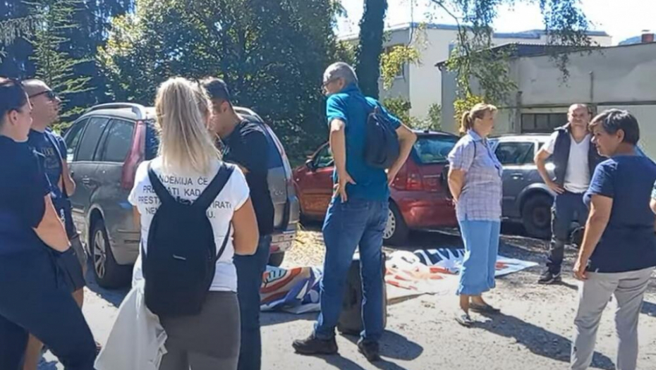 RASTE NAPETOST U HRVATSKOJ Roditelji šalju dete bez maske na časove, antimaskeri opsedaju školu!